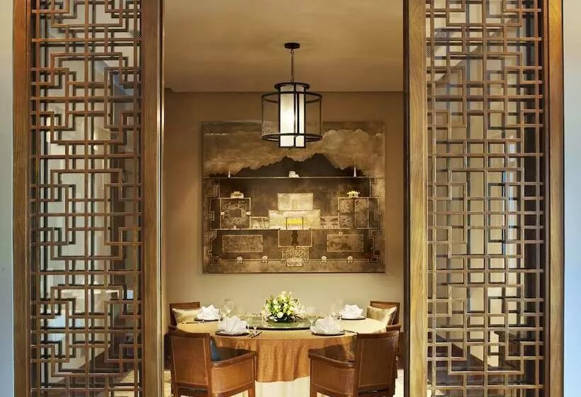 Hotel The St. Regis Lhasa Resort