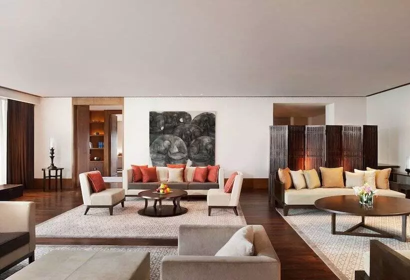 Hotel The St. Regis Lhasa Resort