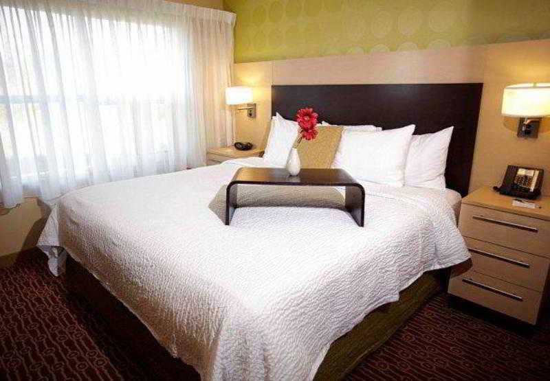Отель Towneplace Suites By Marriott Sudbury