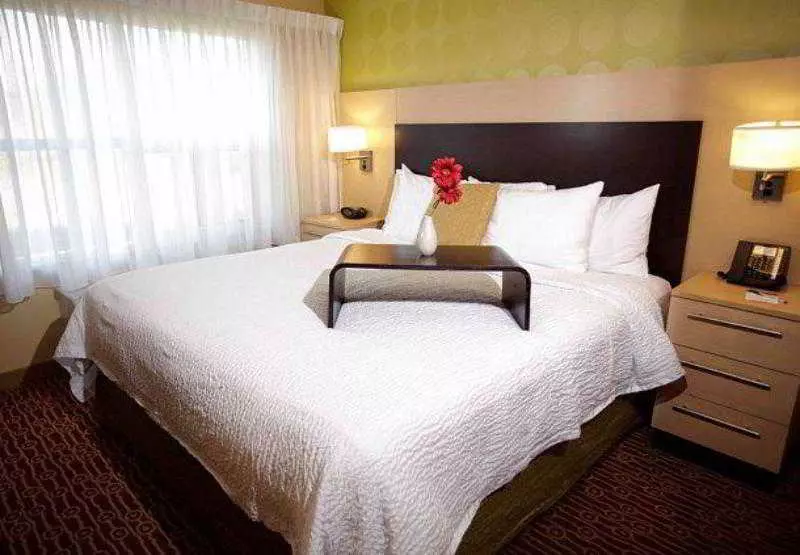 Отель Towneplace Suites By Marriott Sudbury