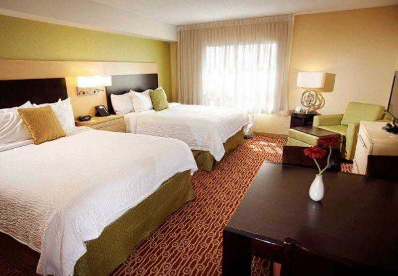 Отель Towneplace Suites By Marriott Sudbury