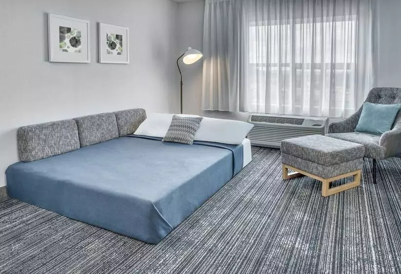 Отель Towneplace Suites By Marriott Sudbury