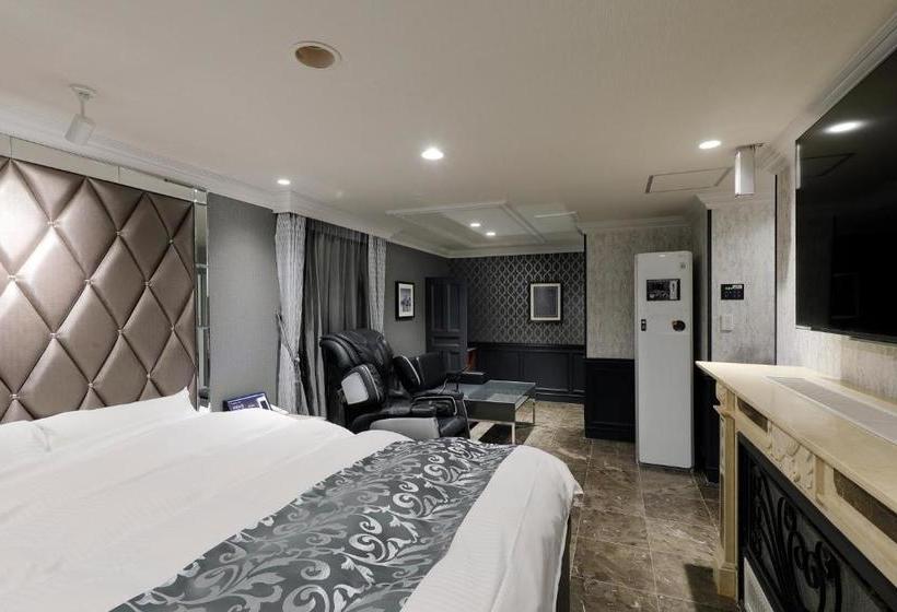 ホテルバースデーきよす店 Hotel Birthday Kiyosu