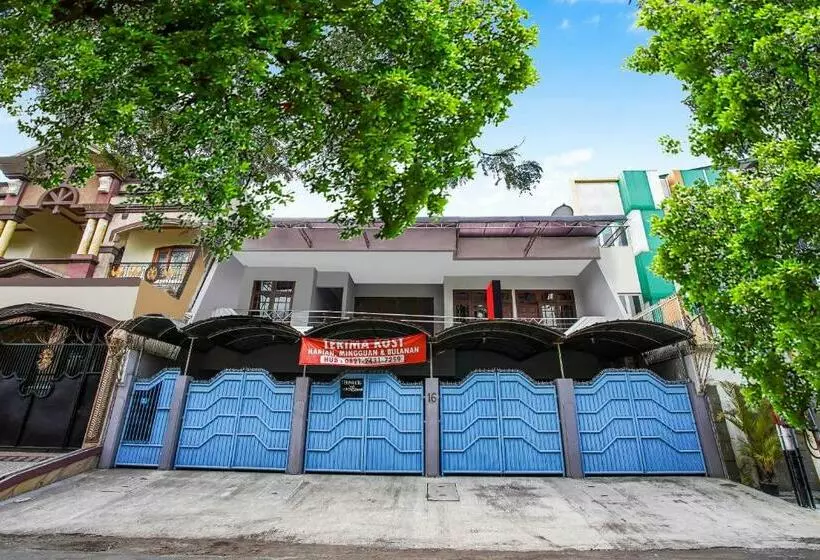 ホテル Reddoorz Near Pasar Atom Mall
