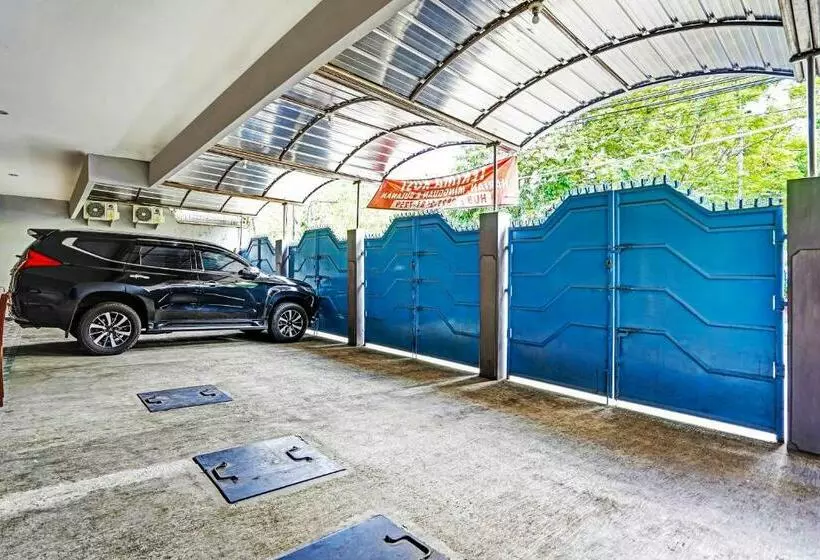 ホテル Reddoorz Near Pasar Atom Mall
