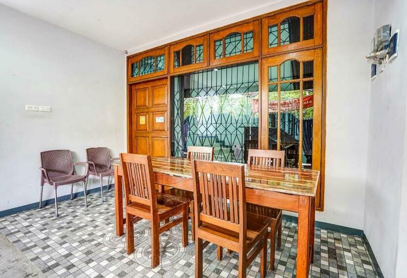 בית מלון כפרי Reddoorz Near Pasar Atom Mall