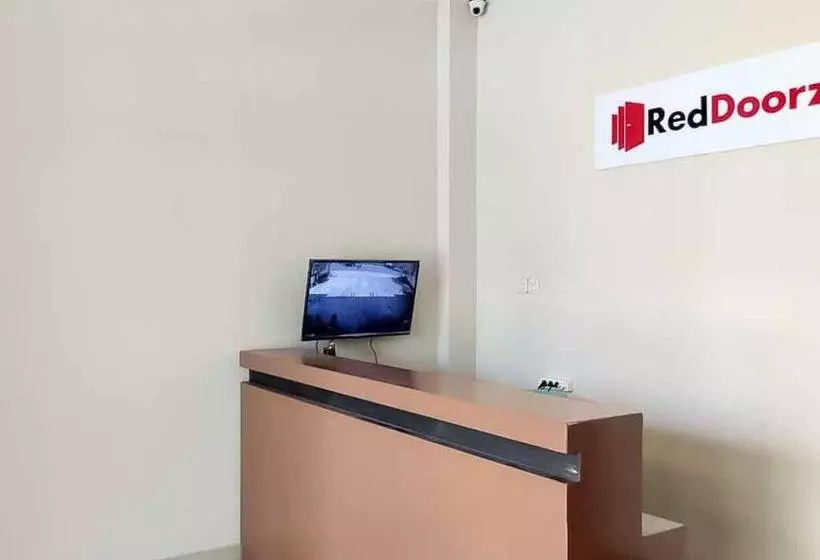 Hotelli Reddoorz Near Taman Wisata Alam Punti Kayu Palembang 2