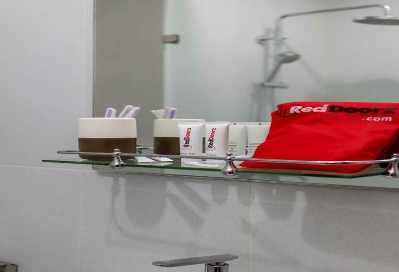Reddoorz Plus @ Vantas Hotel Parbaba
