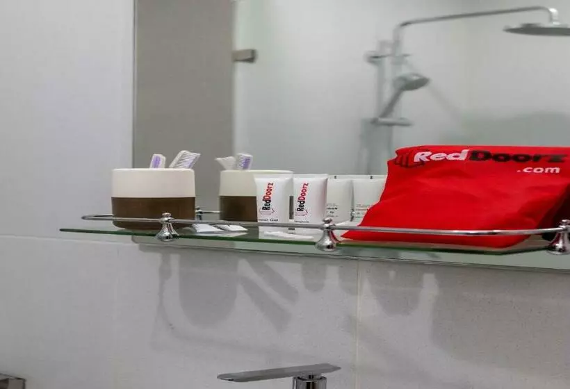Reddoorz Plus @ Vantas Hotel Parbaba