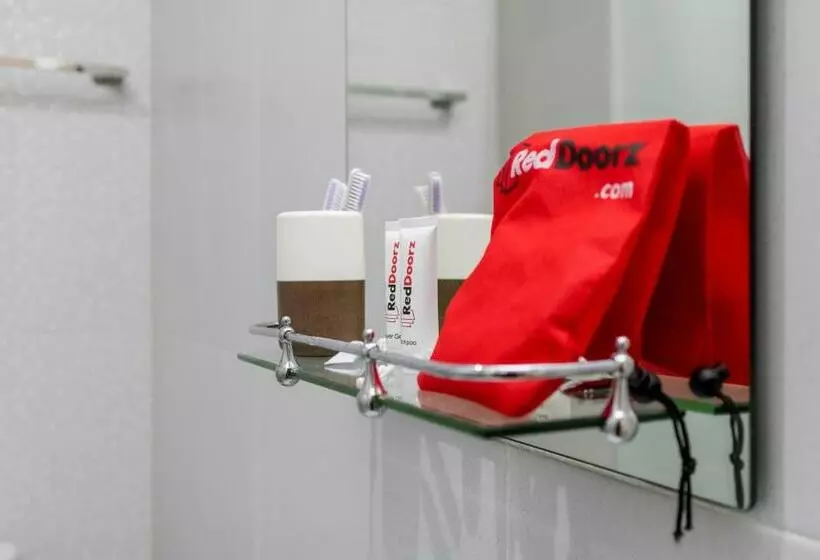 Reddoorz Plus @ Vantas Hotel Parbaba