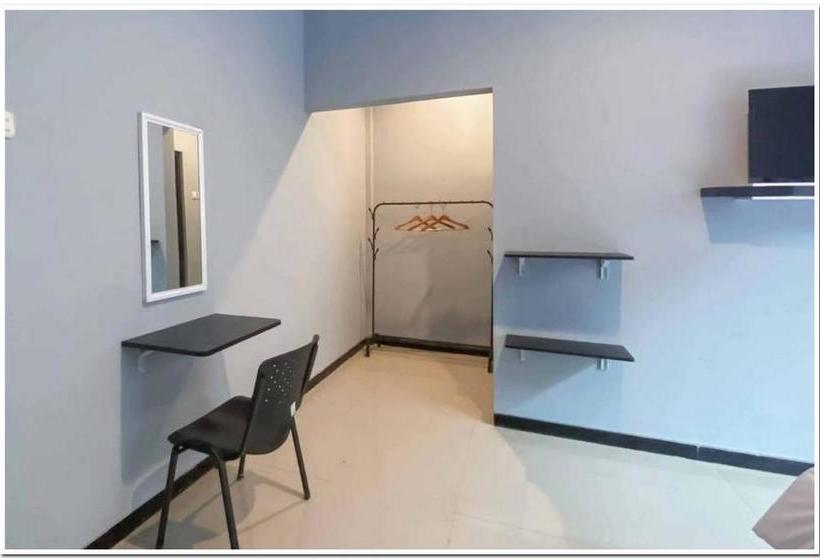 Otel Reddoorz Syariah Near T2 Juanda Airport 2