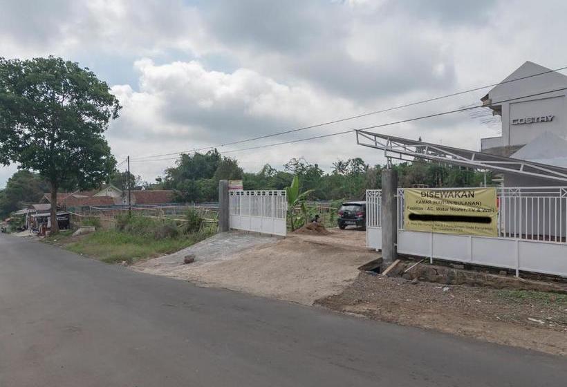 فندق Reddoorz Syariah Near Wisata Situ Gunung Sukabumi