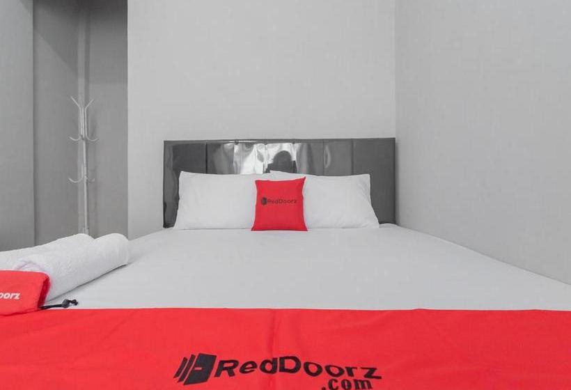فندق Reddoorz Syariah Near Wisata Situ Gunung Sukabumi