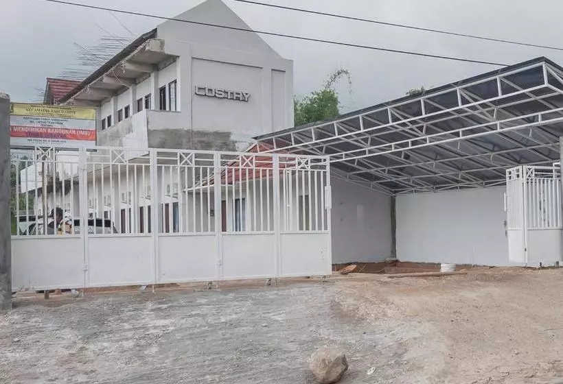 ホテル Reddoorz Syariah Near Wisata Situ Gunung Sukabumi