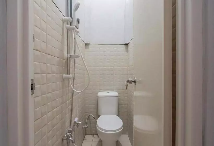 ホテル Reddoorz Syariah Near Wisata Situ Gunung Sukabumi