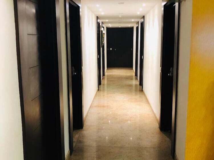 酒店 Royal Palace Hapur