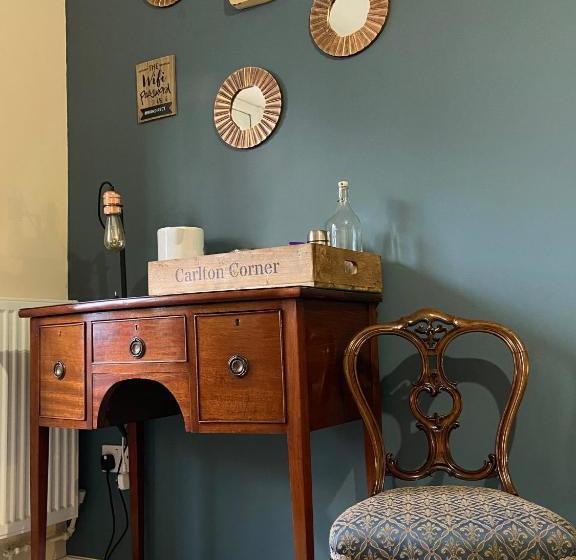 Carlton Corner Bed & Breakfast