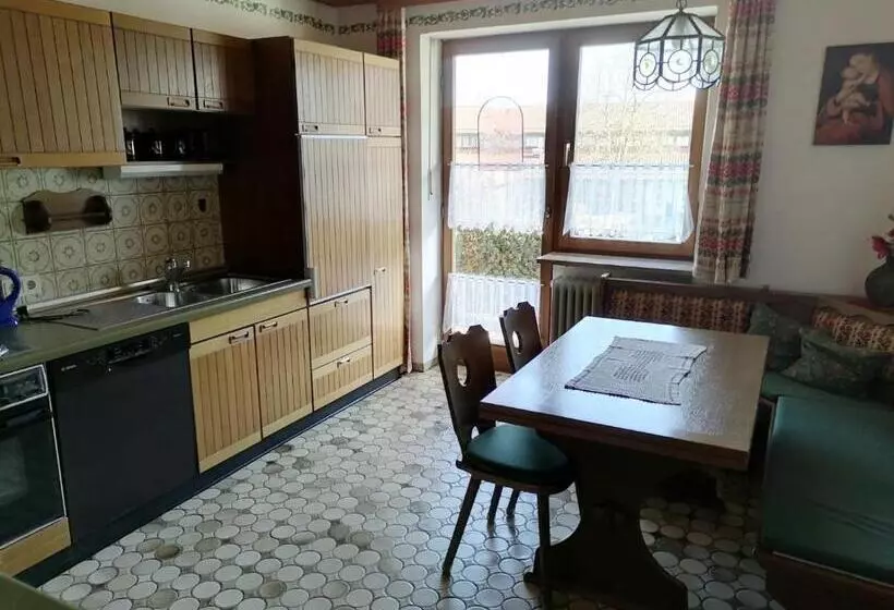 Hotelli Gasthof Zur Post