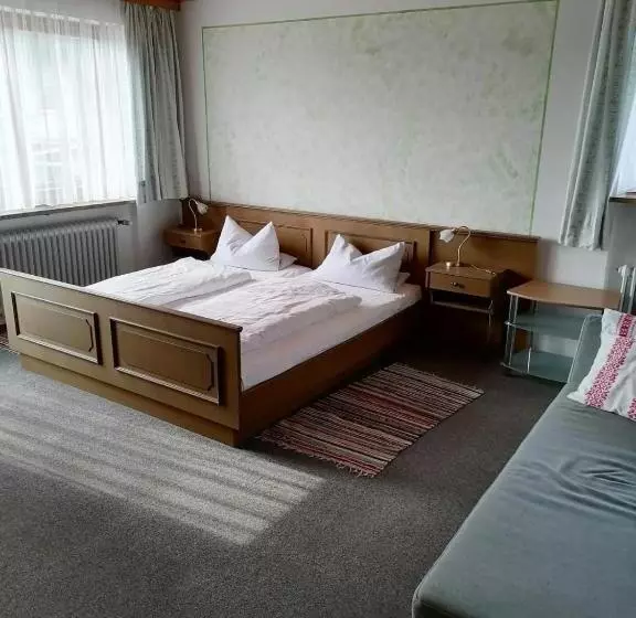 Hotelli Gasthof Zur Post