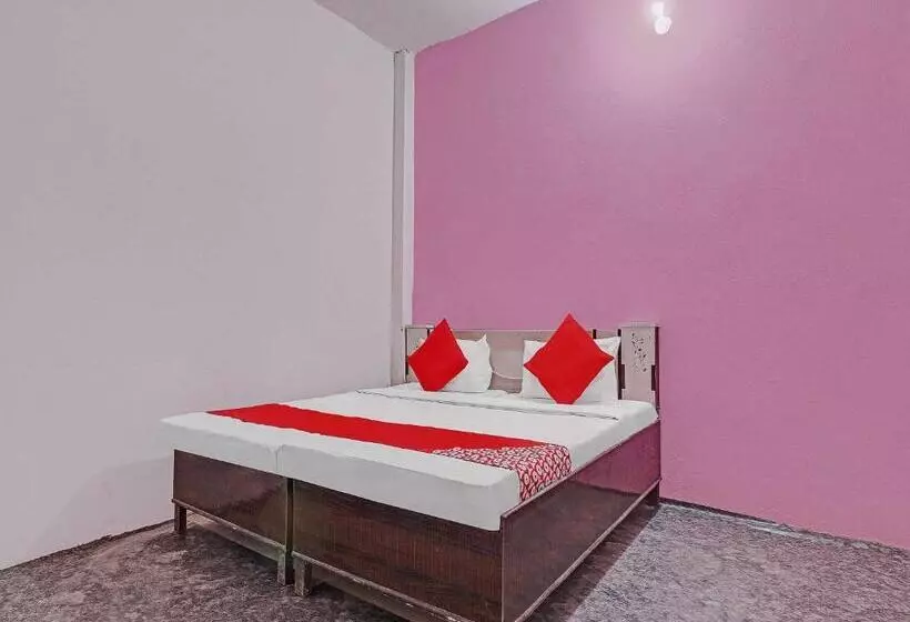 Hotelli Oyo 79466 Vats Tower