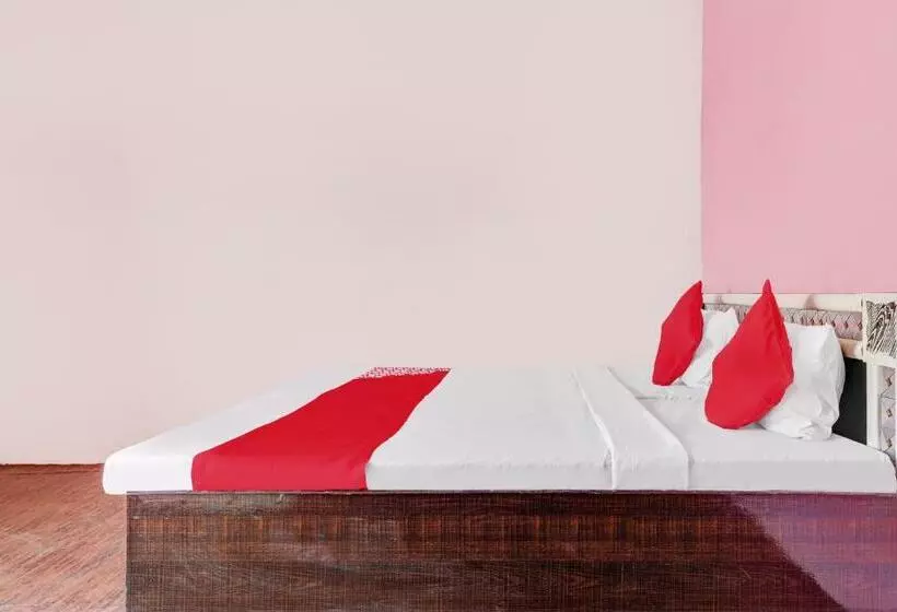 Hotelli Oyo 79466 Vats Tower