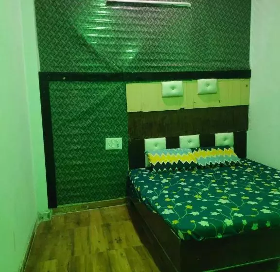 Hotelli Oyo 79466 Vats Tower