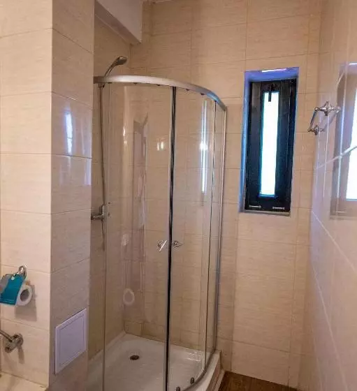 Hotelli Pensiunea Visaventura