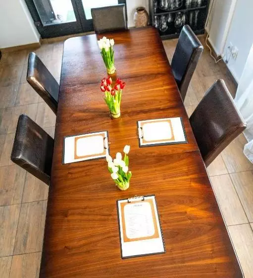 Hotelli Pensiunea Visaventura