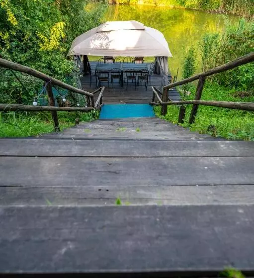 Hotelli Pensiunea Visaventura