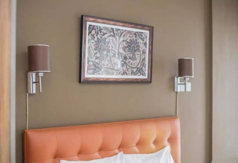 ホテル Reddoorz Apartment @ Skylounge Tamansari