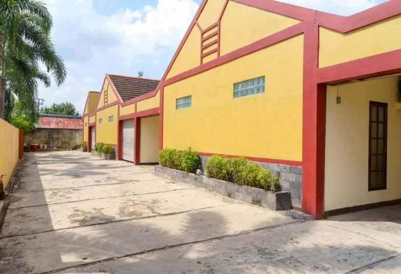 בית מלון כפרי Reddoorz @ Dwipa Wisata