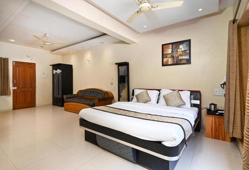 Отель Wairkar’s Sea Pearl Resort