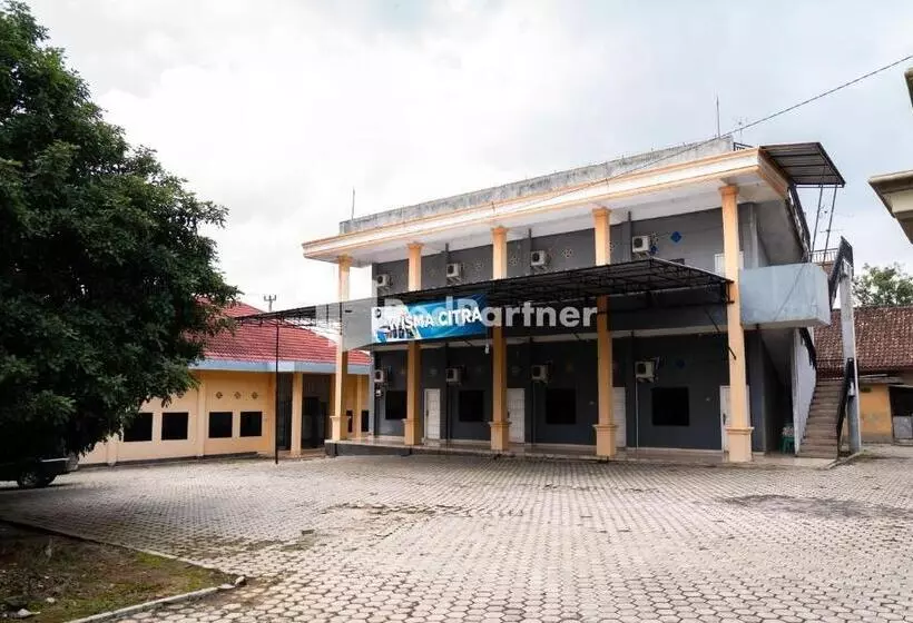 Hotelli Wisma Citra Metro Mitra Reddoorz