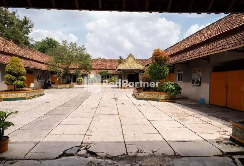 Hotelli Wisma Citra Metro Mitra Reddoorz