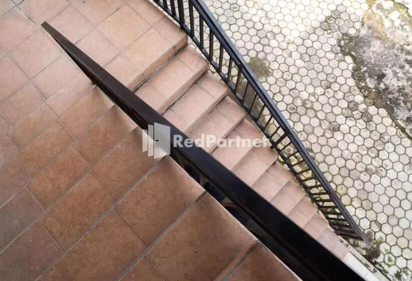 Hotelli Wisma Citra Metro Mitra Reddoorz