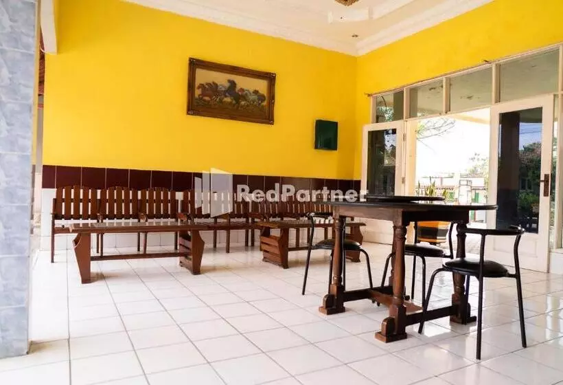 Hotelli Wisma Citra Metro Mitra Reddoorz