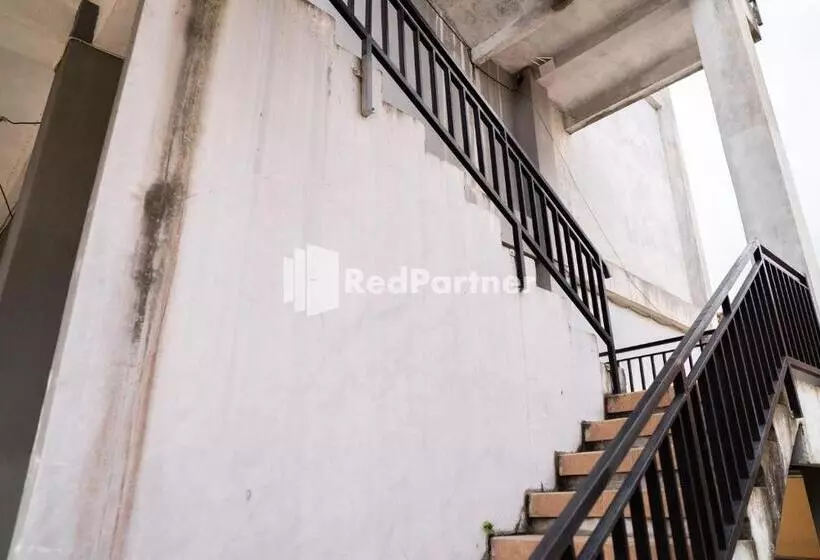 Hotelli Wisma Citra Metro Mitra Reddoorz