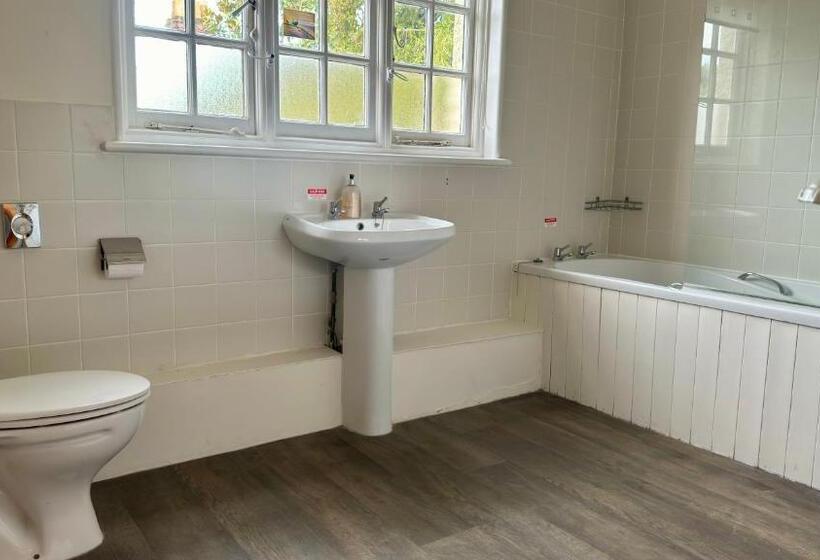 פנסיון The Cricketers Inn