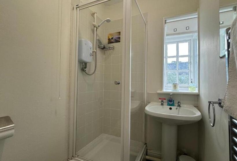 פנסיון The Cricketers Inn