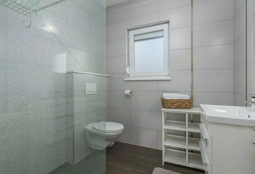 Villa With Private Pool & Garden Near Porec & Water Park