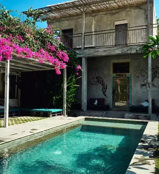 ユースホステル Lotide Surf Camps Lombok