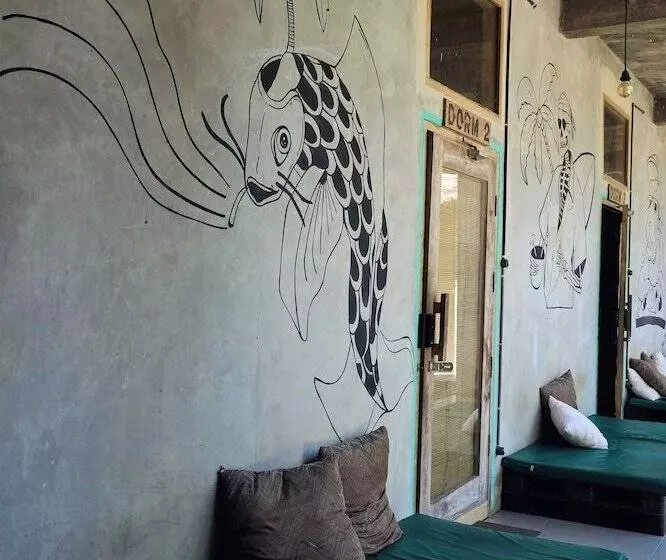 ユースホステル Lotide Surf Camps Lombok