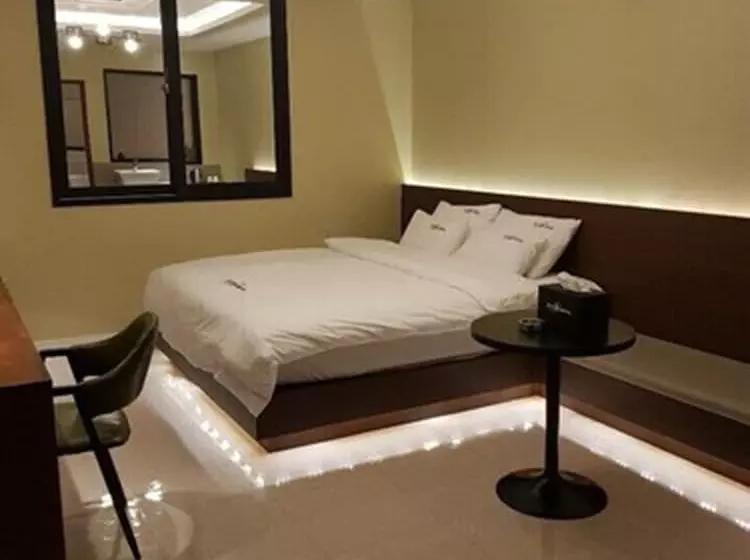 Chocolate Motel