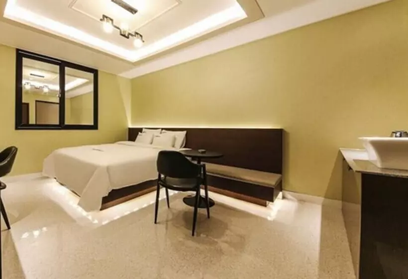 Chocolate Motel