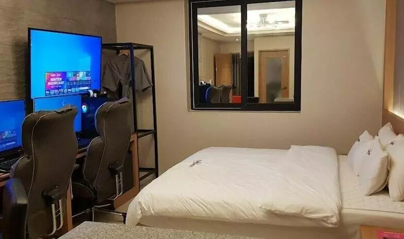 Chocolate Motel