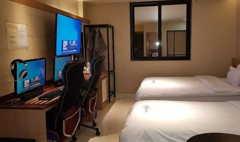 Chocolate Motel