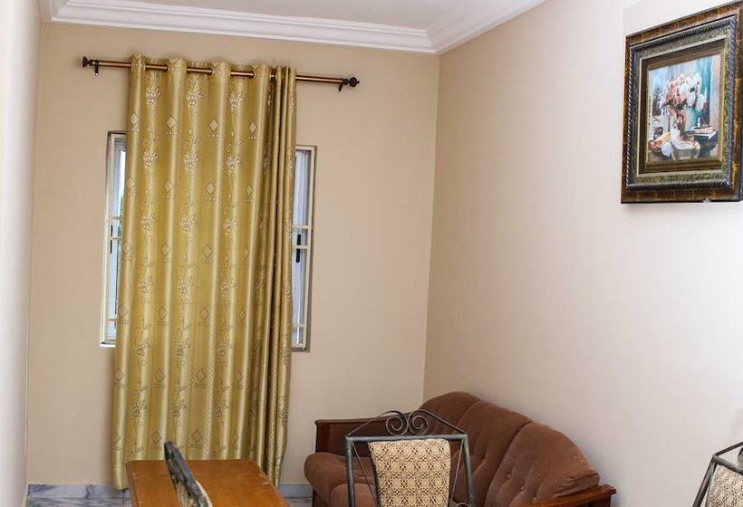 בית מלון כפרי Agblor Lodge