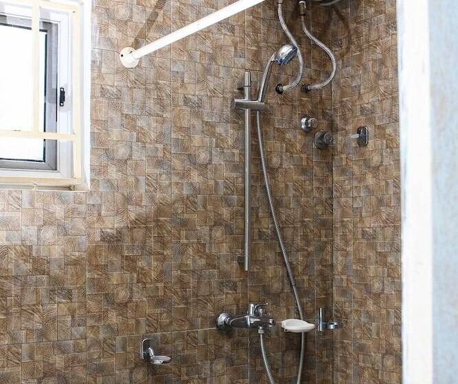 בית מלון כפרי Agblor Lodge