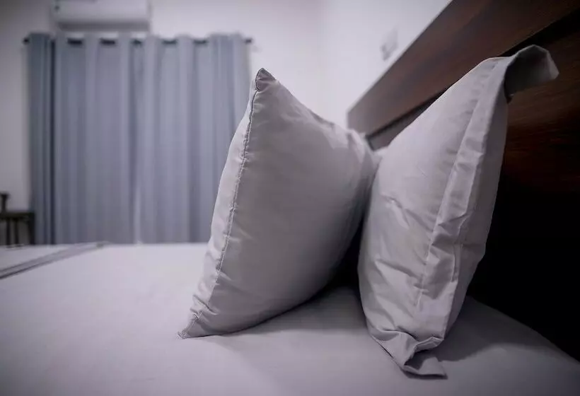 Hotelli Bulls And Anchor Inn