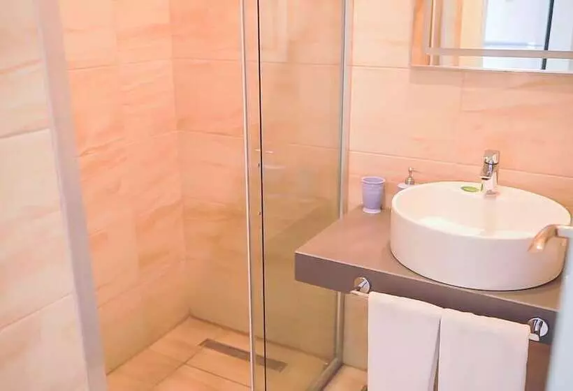 Hotelli Dolunay Suit & Beach